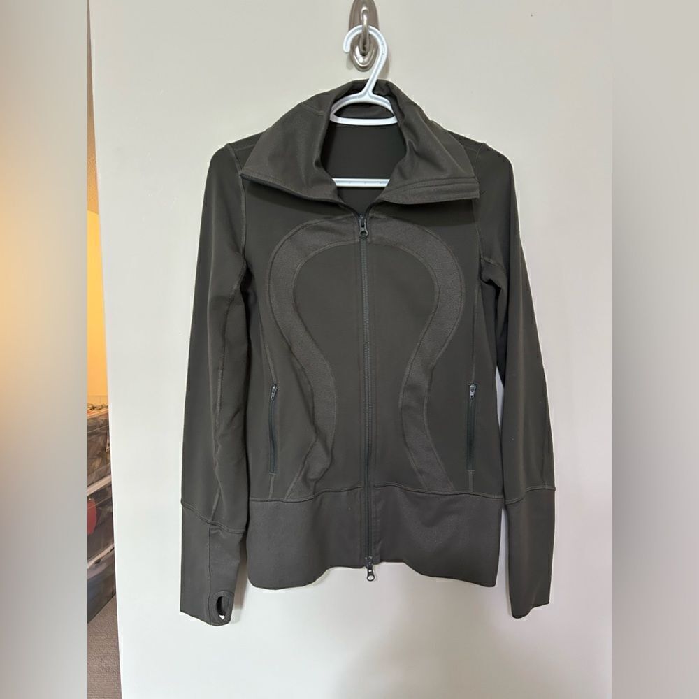 Lululemon Green Zipped Jacket - Picture 2 of 9